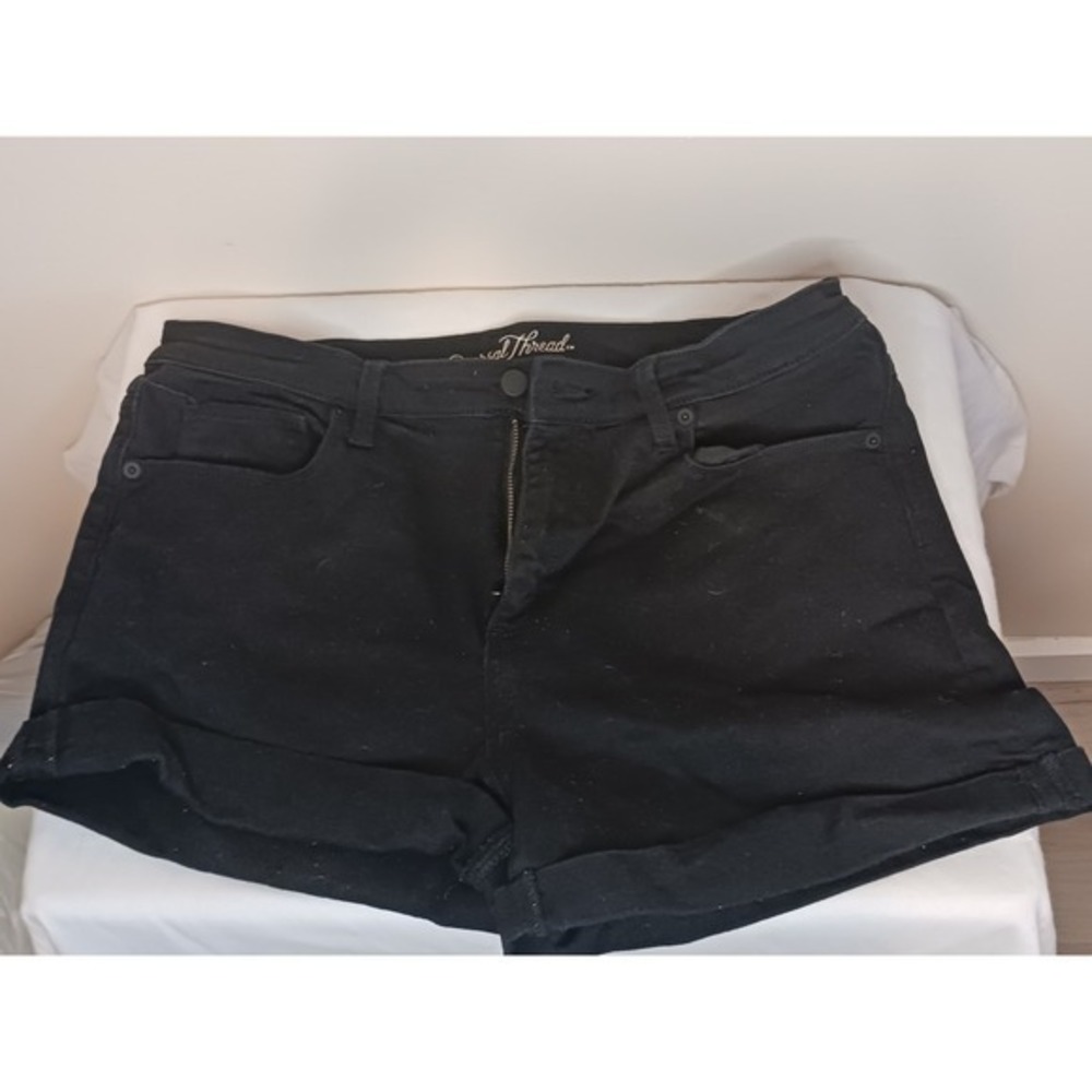 Vintage High Rise Black Midi Jean Shorts Universal Thread Black‎ Size 10